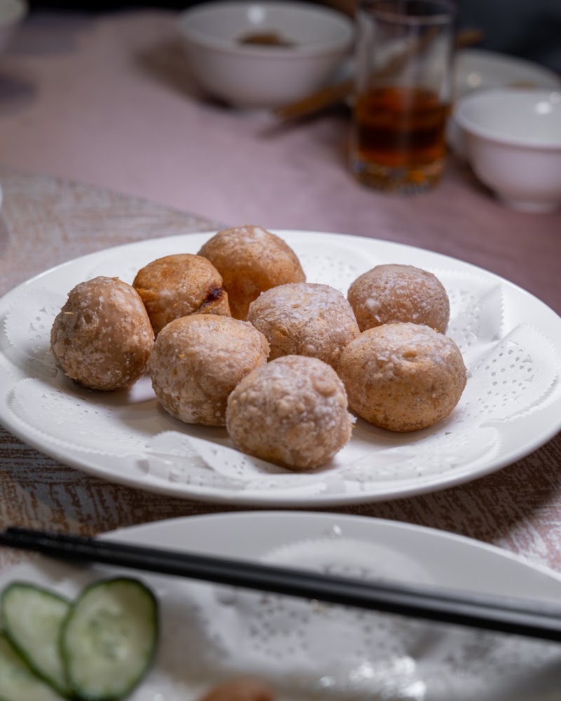 炸點心與糖粉甜點