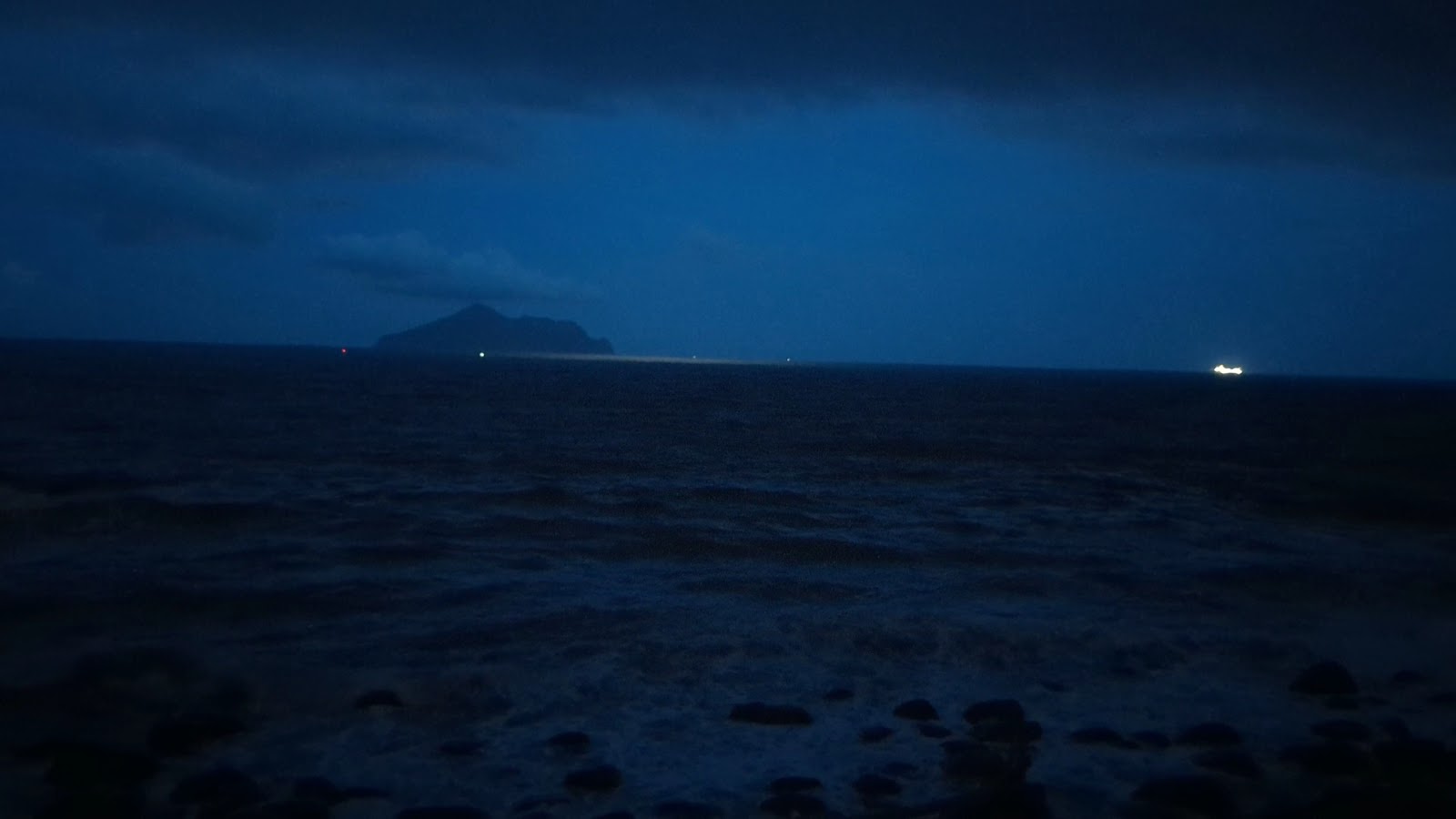 北關海潮公園夜幕降臨龜山島剪影