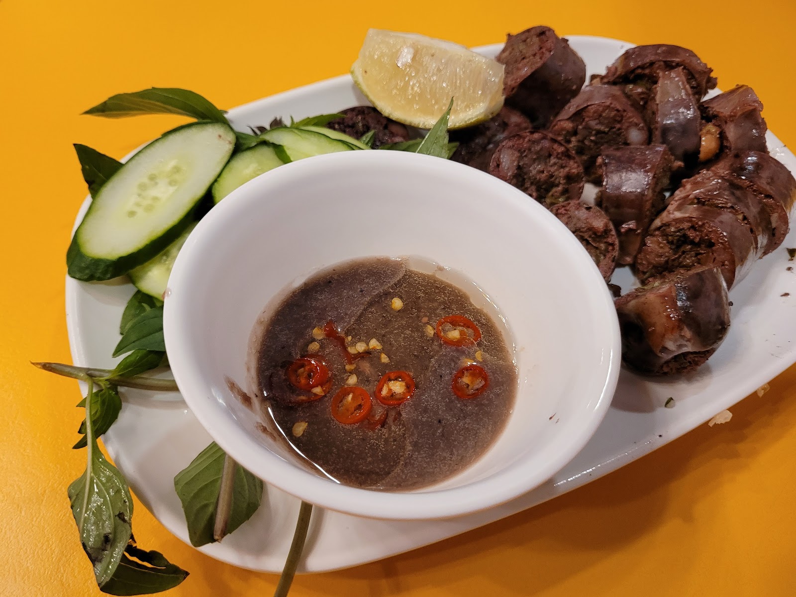 越南血腸拼盤佐特調沾醬，Hello Vietnam河內美食