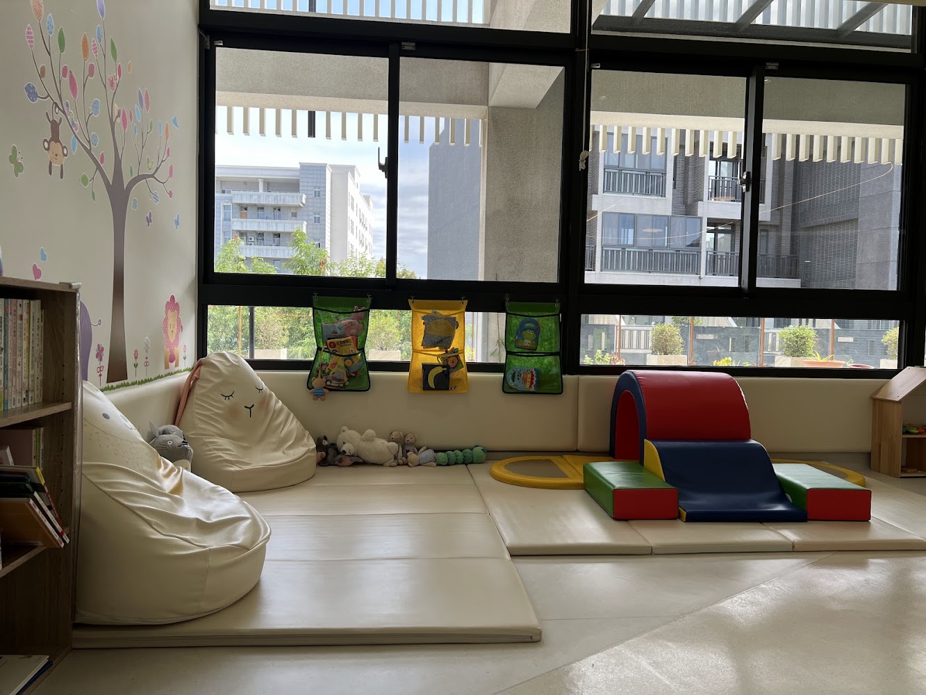 新竹市北區親子館閱讀與靜態遊戲區