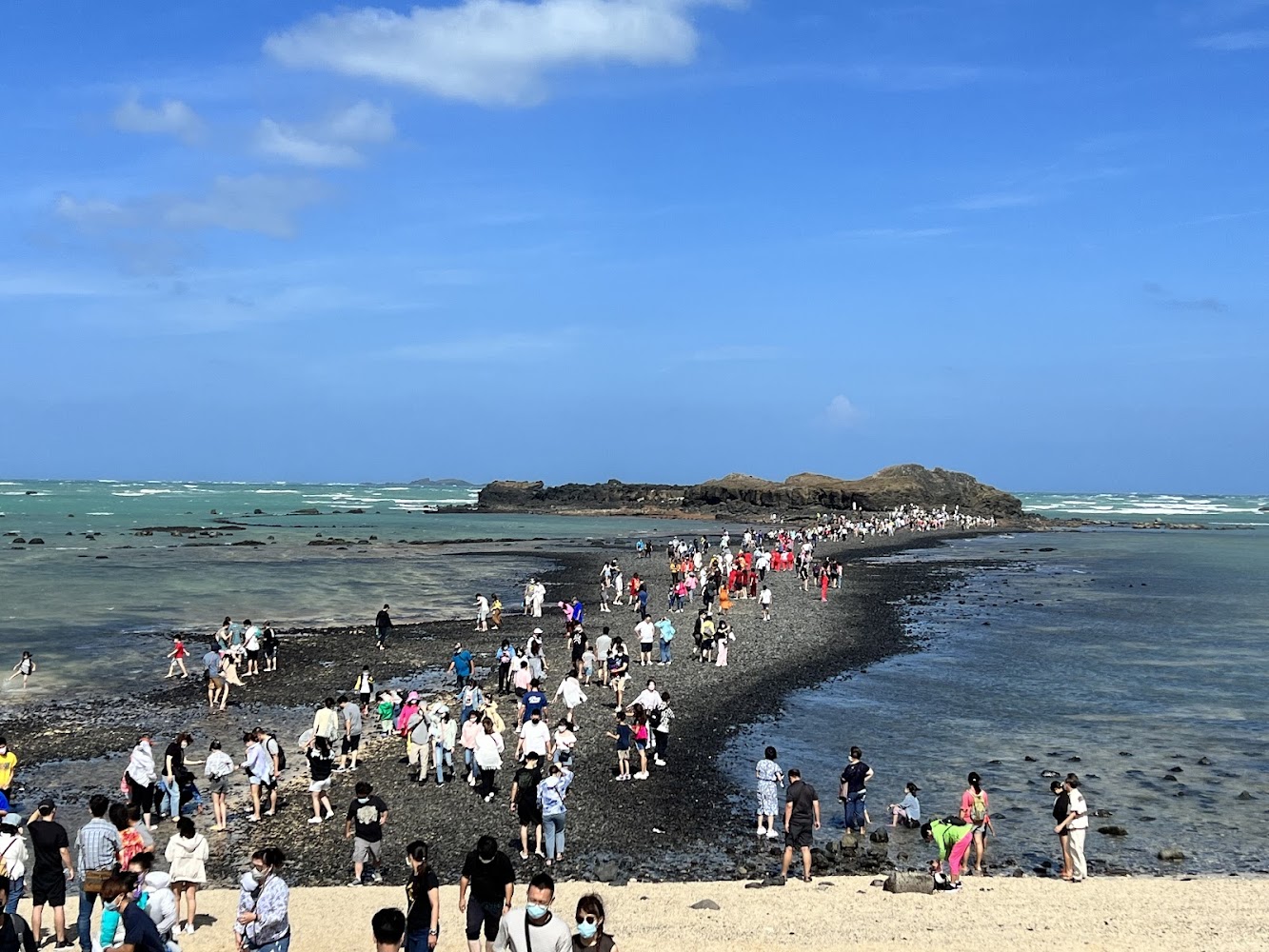 澎湖摩西分海步道與遊客