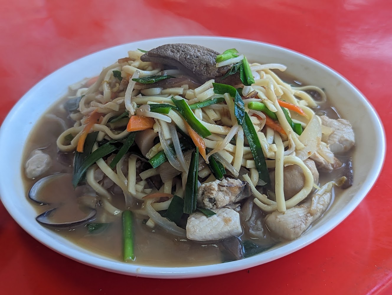 通霄美食餐廳炒麵配料豐富