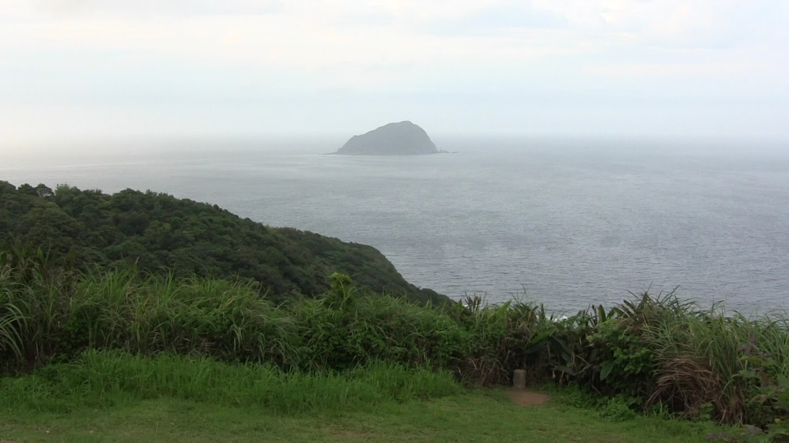從槓子寮砲臺遠眺基隆嶼海景