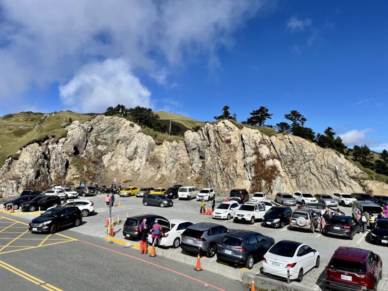 合歡山武嶺牌樓全景,海拔3275公尺台灣公路最高點,暑假消暑秘境