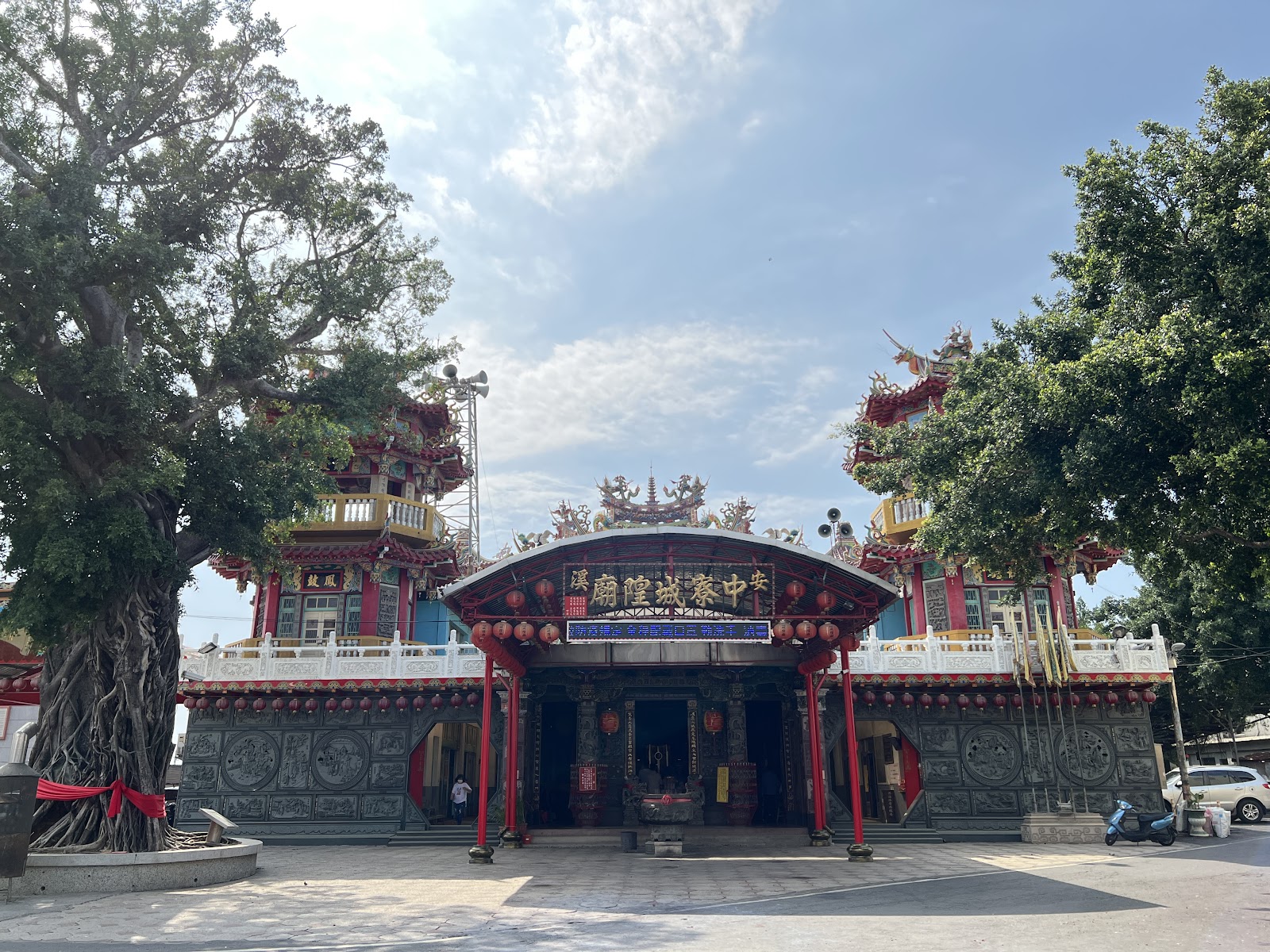 嘉義鹿草中寮安溪城隍廟廟埕正面全景