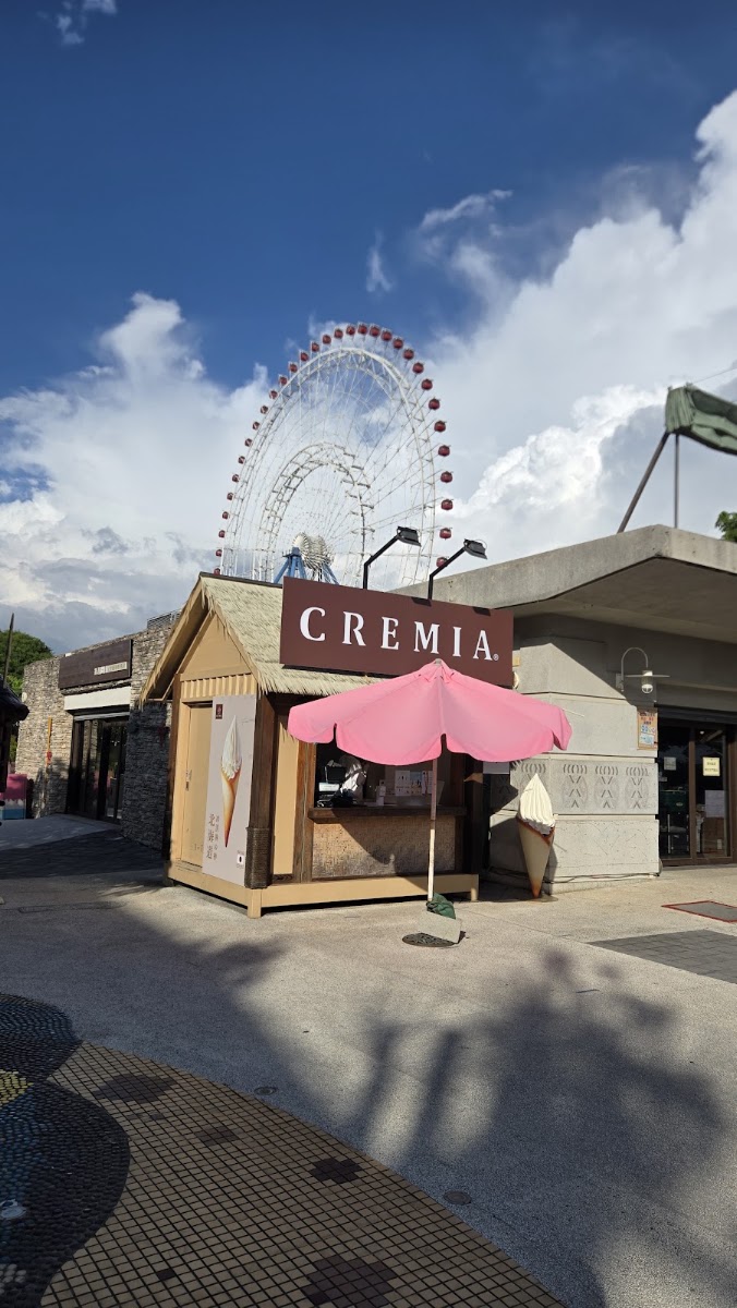 馬拉灣CREMIA霜淇淋攤位Sky Dream摩天輪背景