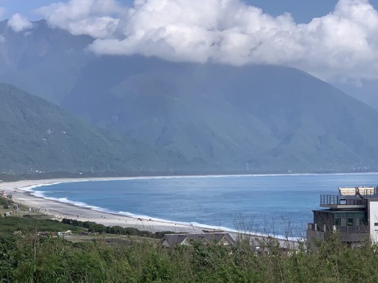 花蓮景點懶人包|10個必去花蓮景點推薦,海景、日式老屋、夢幻湖與親子散步一次收齊