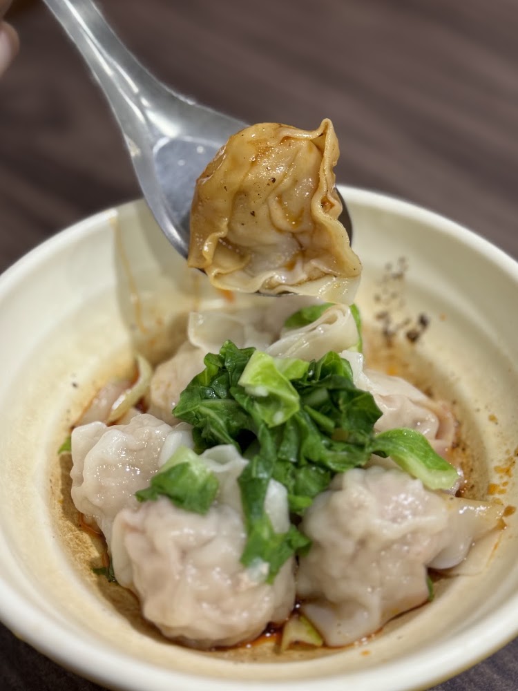 台北紅油芋餃攻略：南京復興巷弄金玉滿堂芋餃抄手麵食深度評測