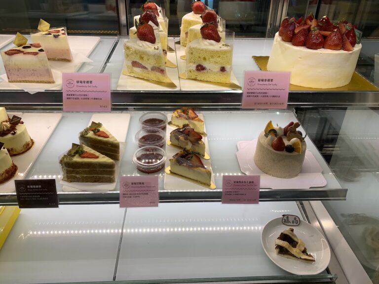 Yolo Moment彰化店深度評測|彰化市人氣新美式烘焙坊早午餐、甜點與庭院氛圍一次看