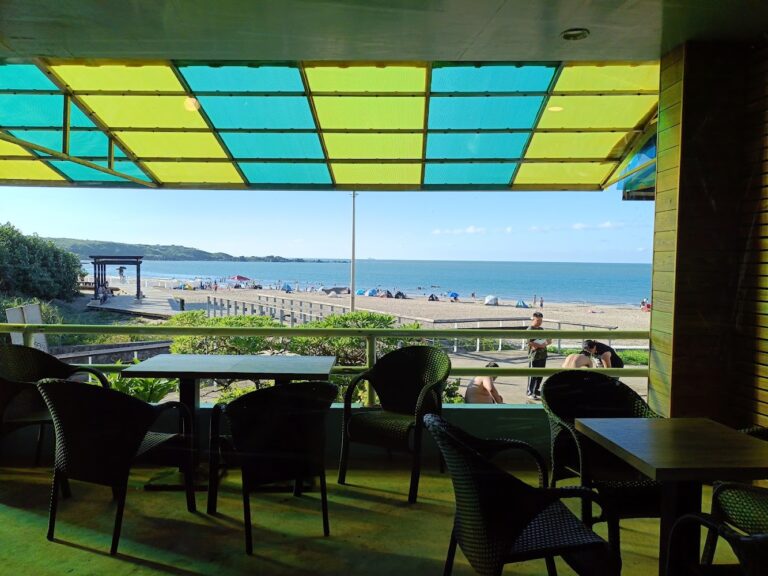 Hana Beach Cafe 白沙灣哈那海邊咖啡屋深度評測:看海下午茶、沙灘動線與人氣餐點一次看