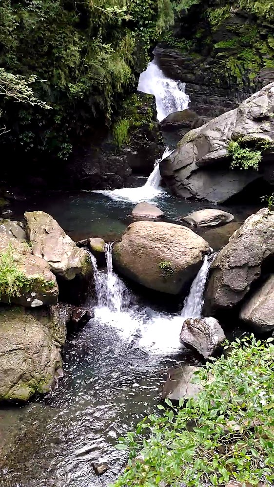 夏季消暑景點懶人包｜精選 10 個瀑布系避暑秘境，從親子玩水到步道森呼吸一次收錄