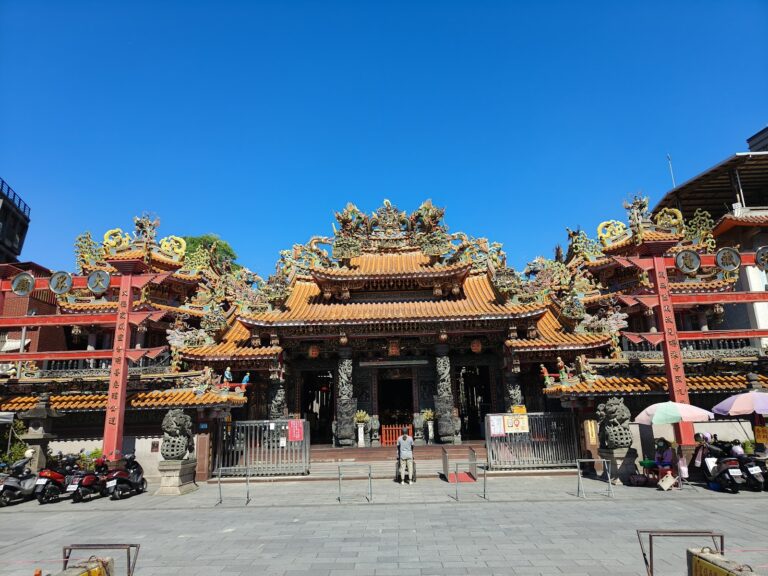 新莊地藏庵廟宇正面,新莊一日遊必訪景點