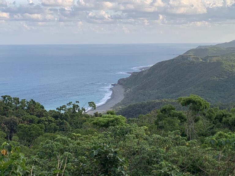 旭海大草原觀海亭眺望牡丹灣海岸線