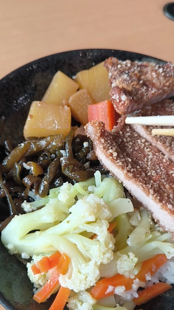 粗飽排骨飯北屯店炸豬排便當