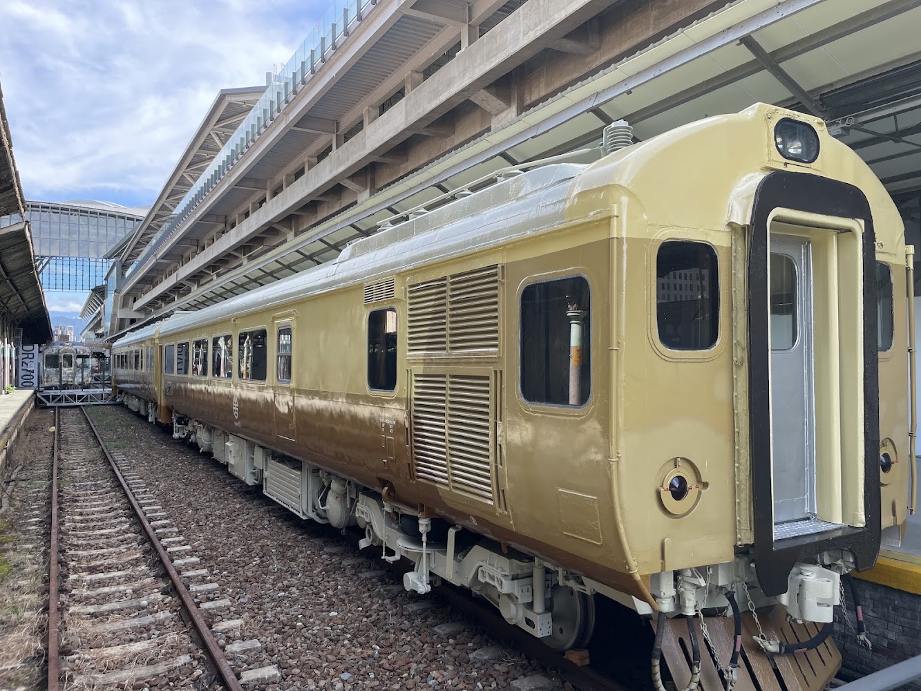 臺中驛鐵道文化園區金黃色火車月台