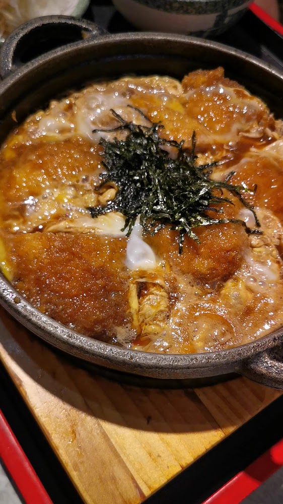 日式豬排丼飯近拍