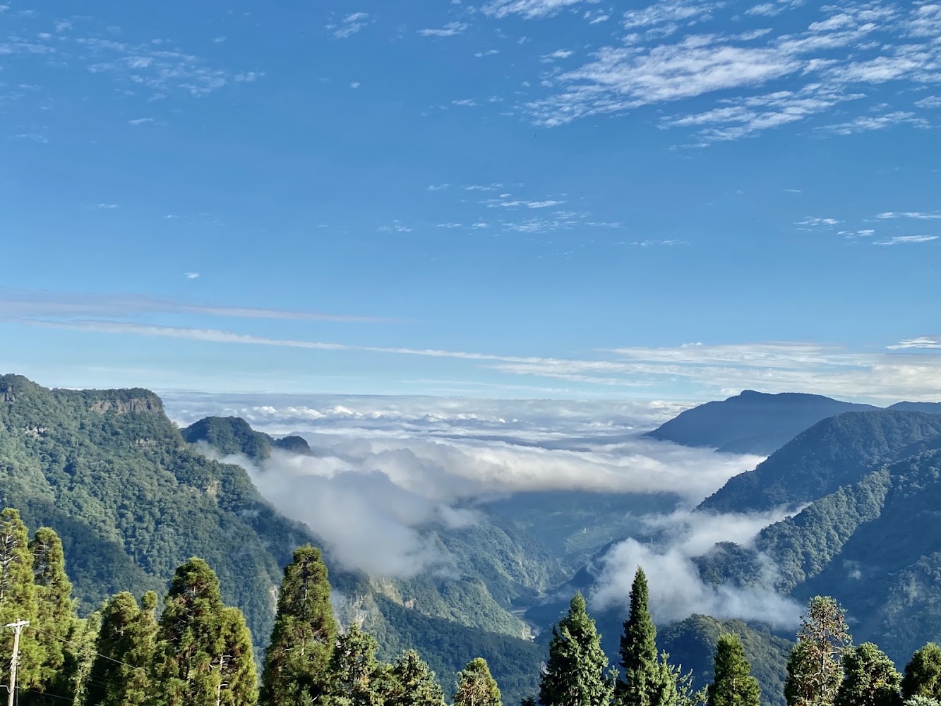 加里山藍天山景