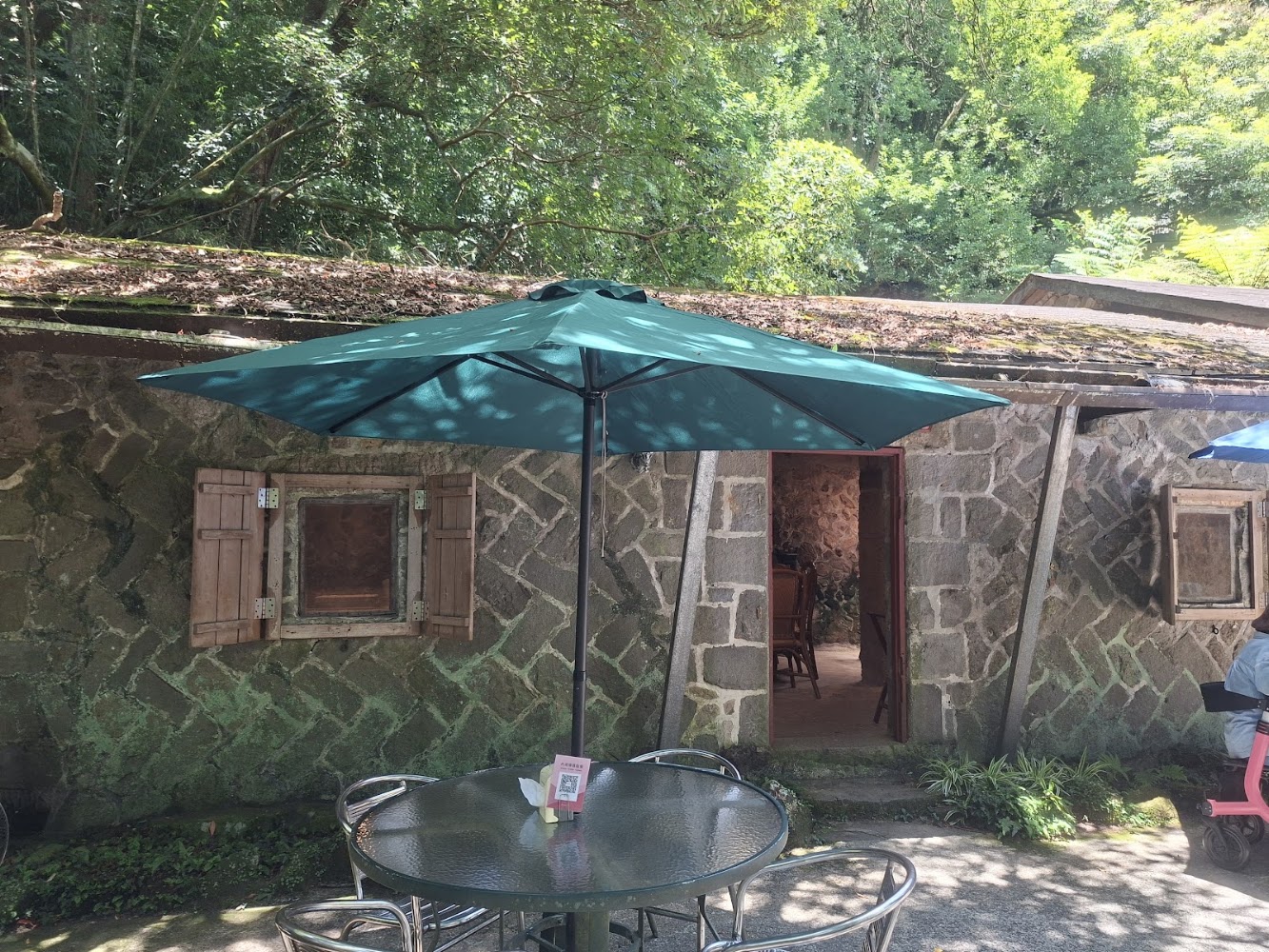 常青廬戶外庭院用餐環境