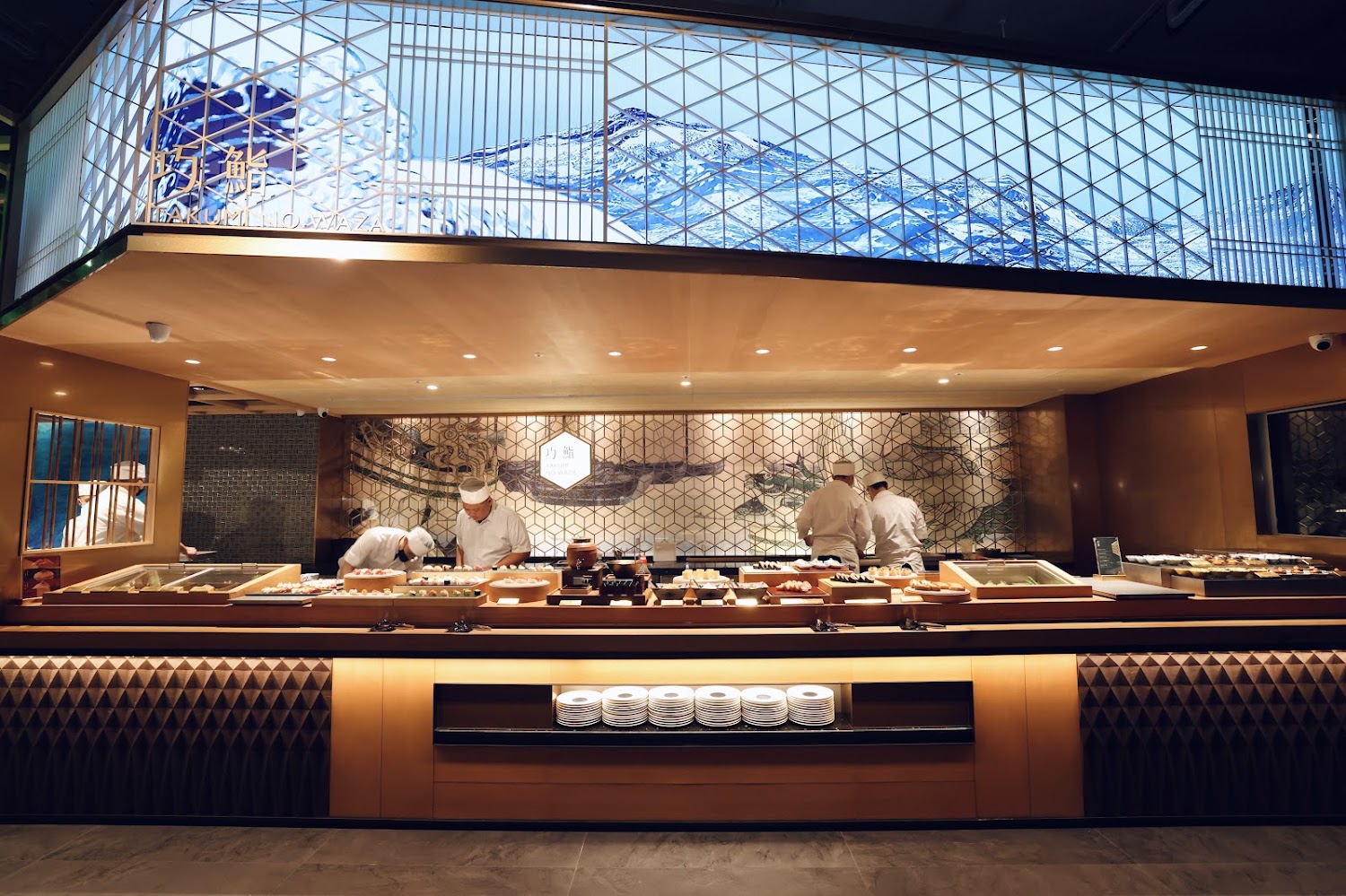 旭集中茂店壽司餐檯與裝潢