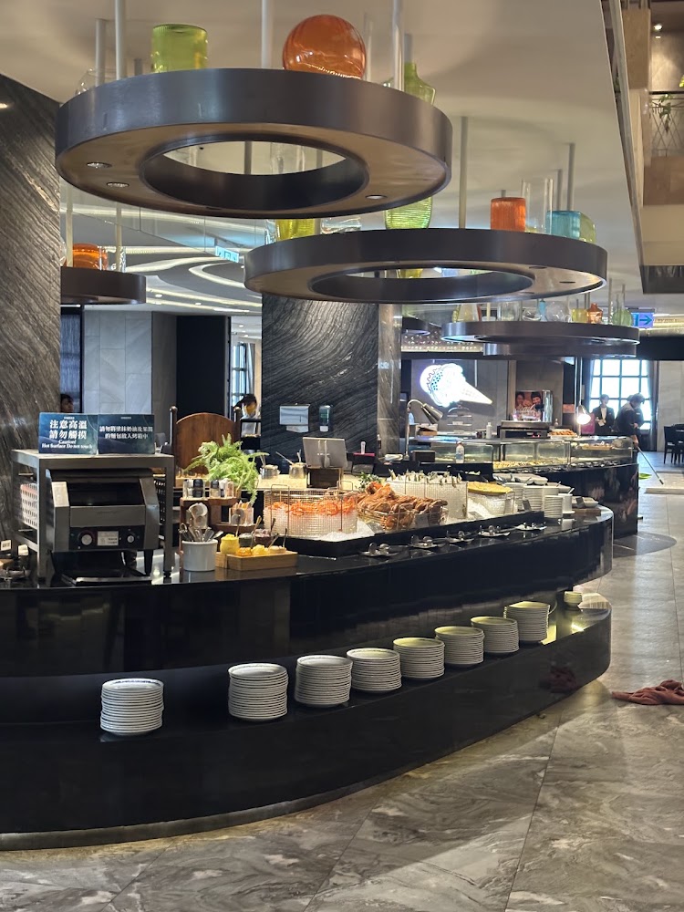 漢來海港高雄漢來店熟食與取餐區