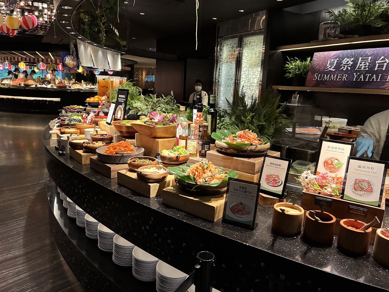 亞洲料理與沙拉吧區域