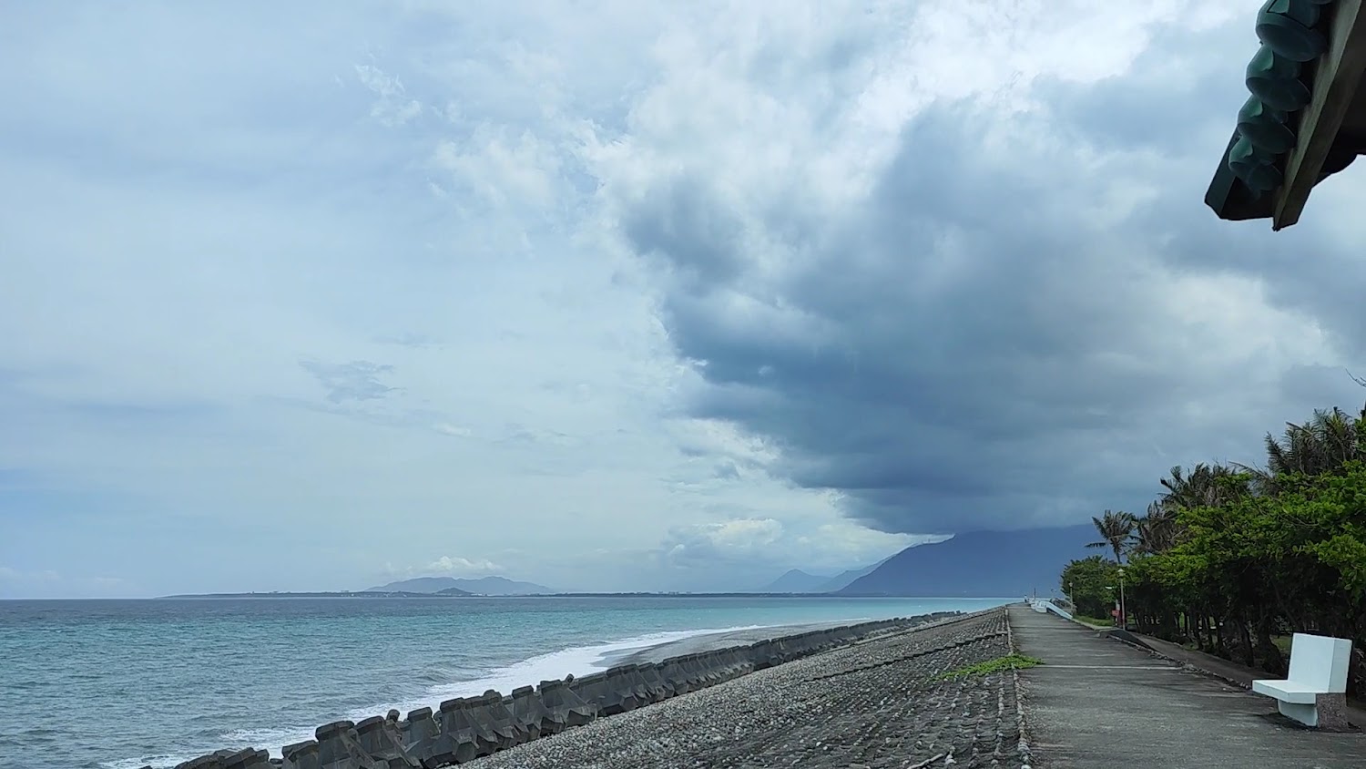 新城海堤步道與海景