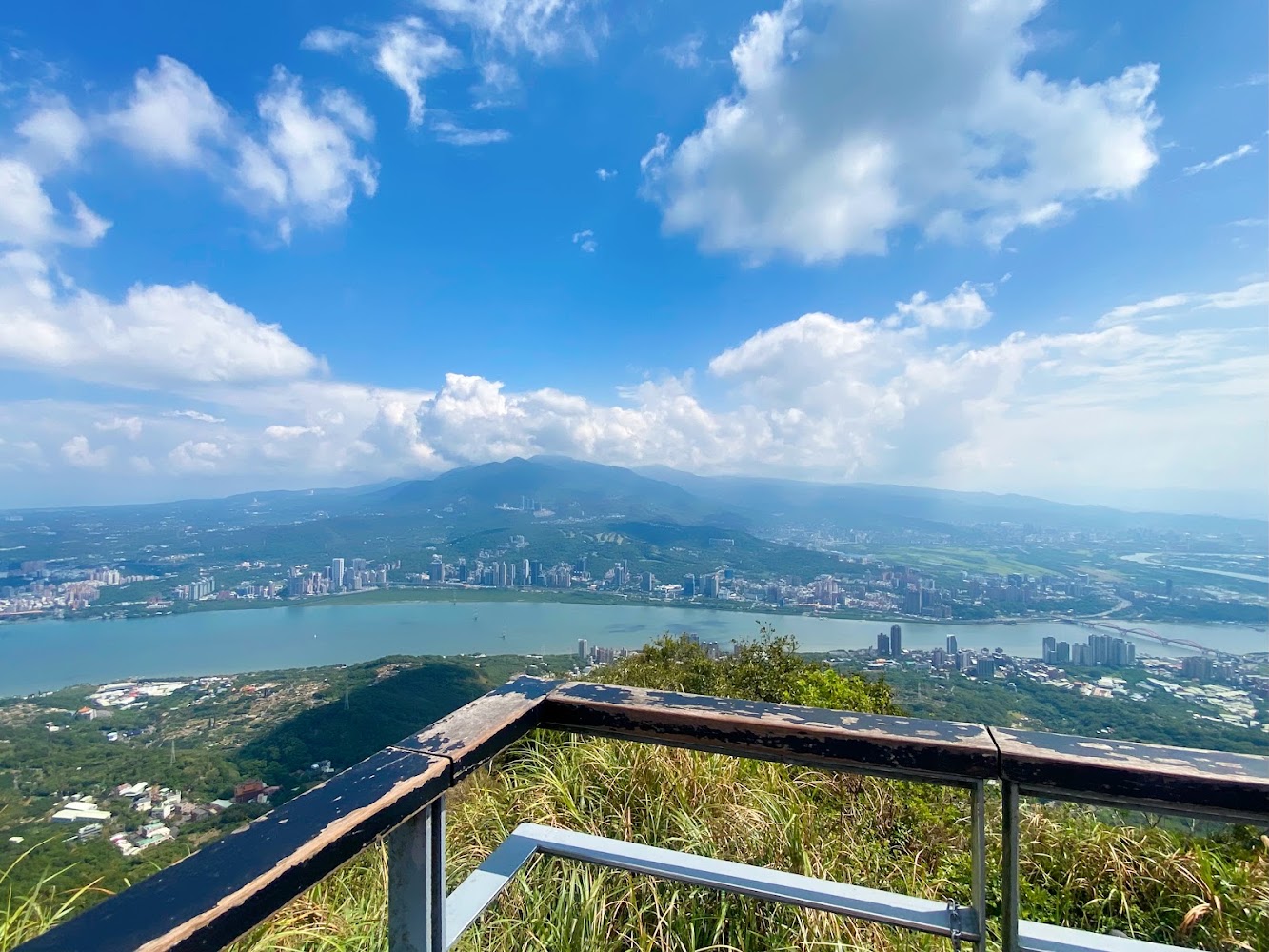 觀音山遊客中心遠眺河景城市景觀