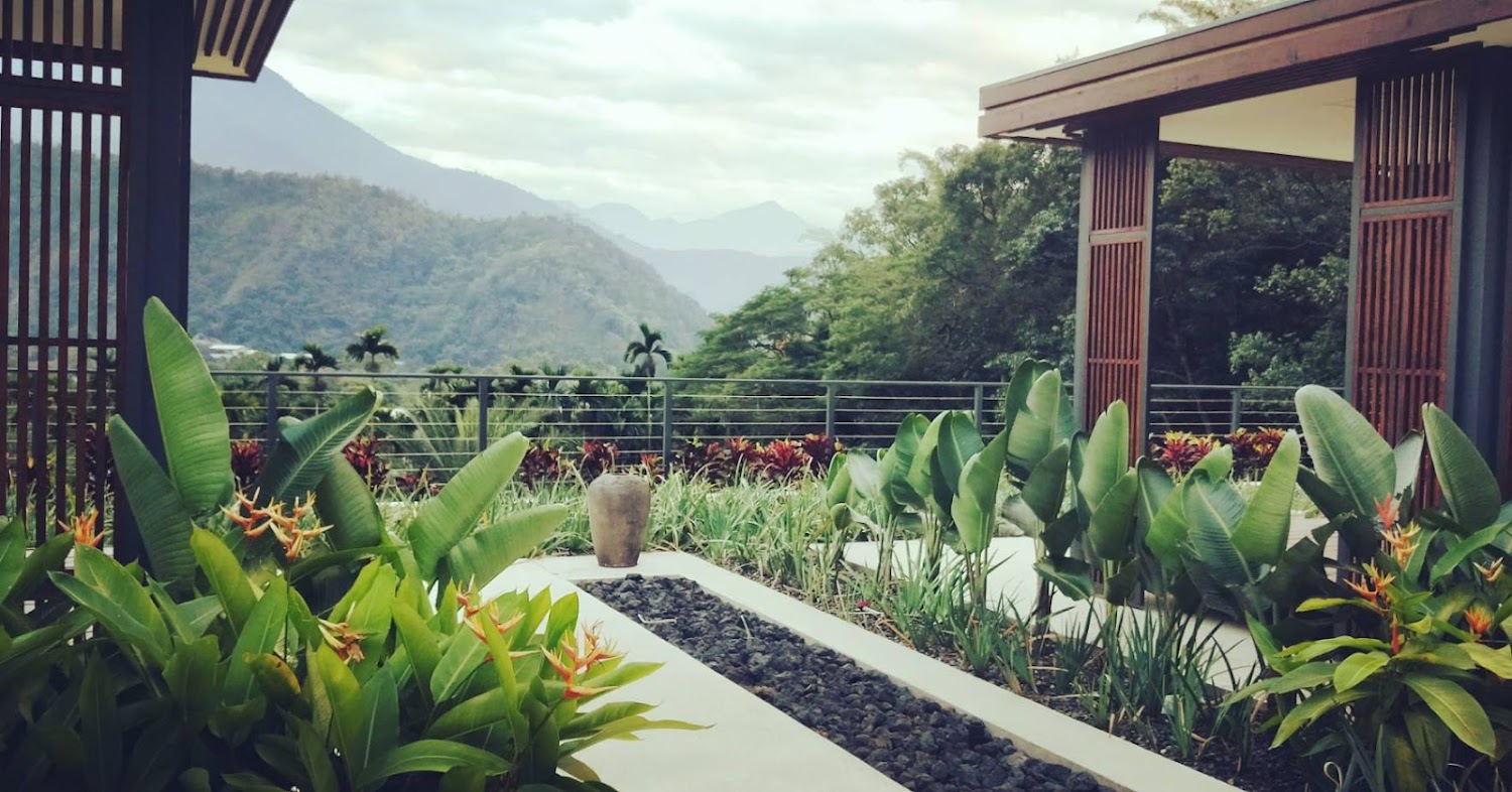 牛眠埔里園區綠意花園與山景