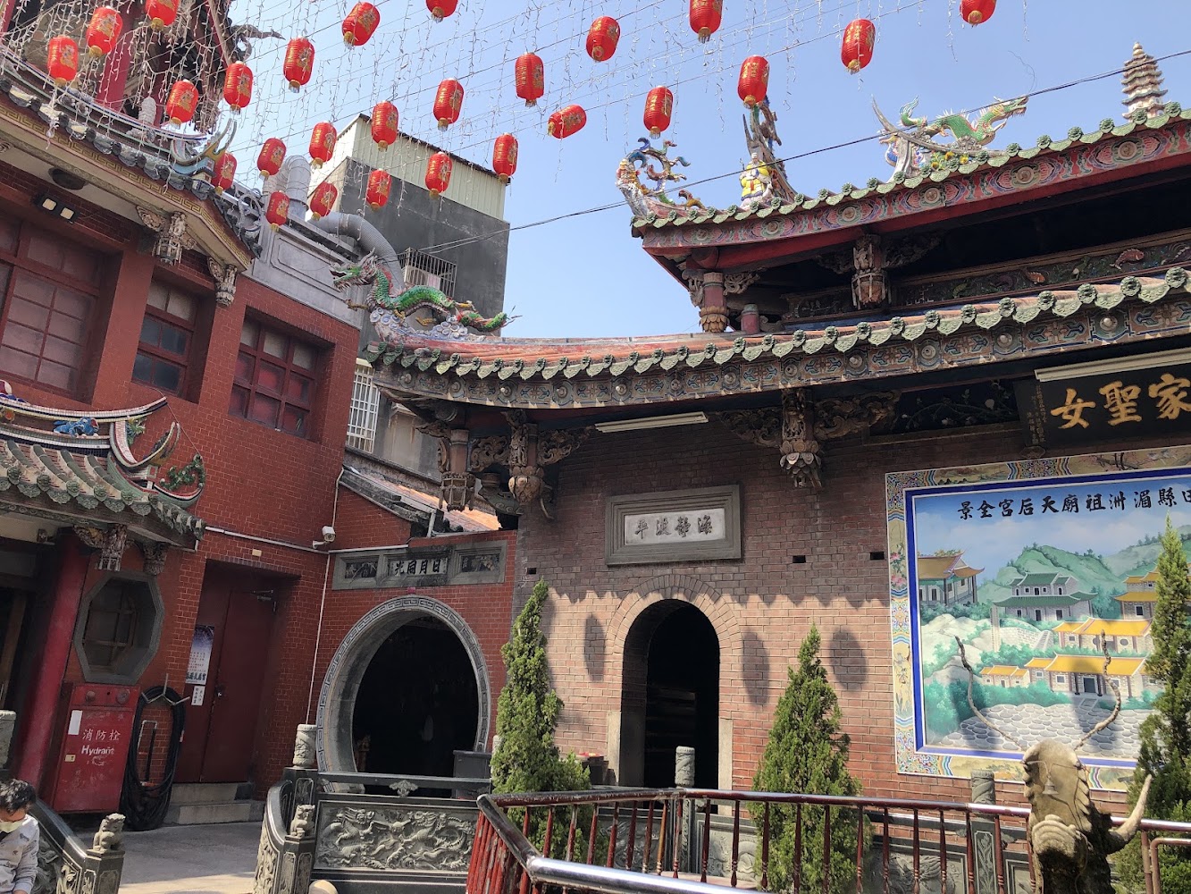 鹿港天后宮外觀與燈籠