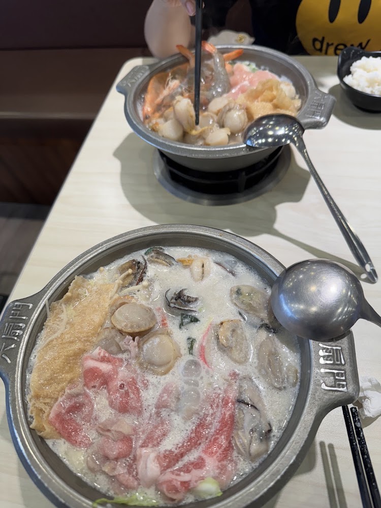 六扇門台中大里店雙鍋餐點