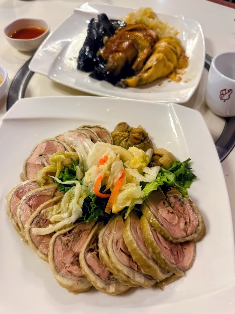 三味雞拼盤,有白切雞與其他雞料理