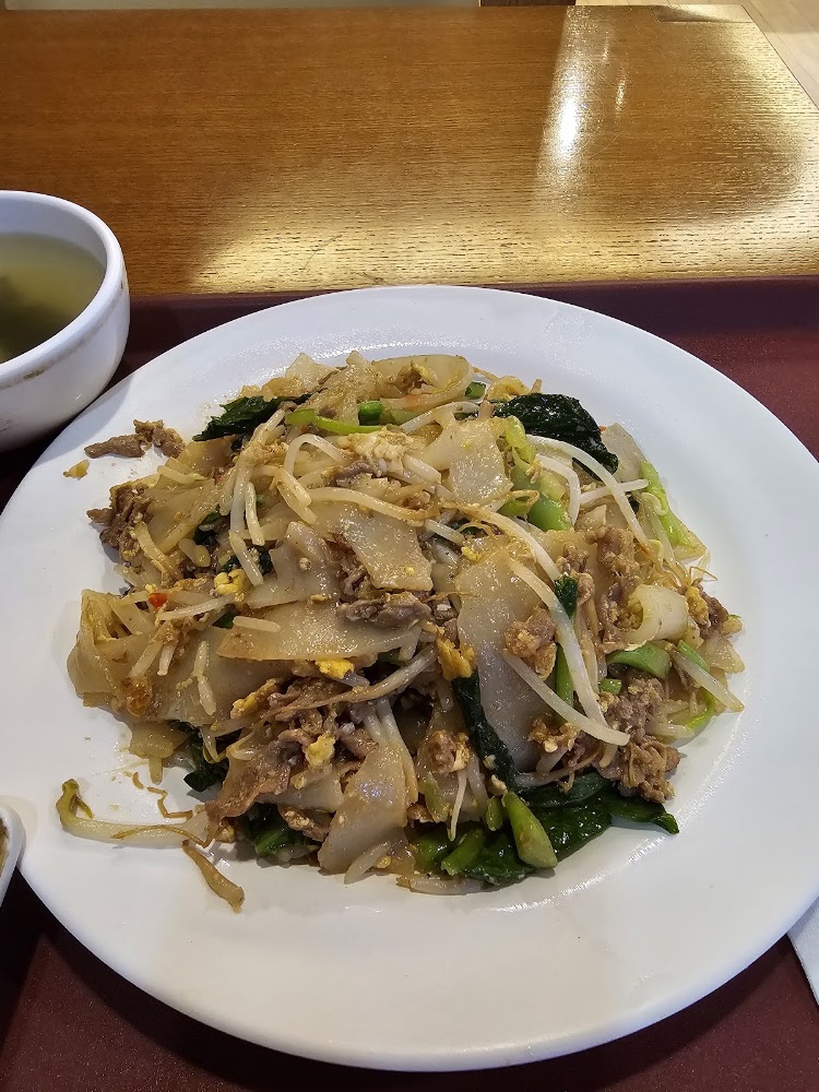 泰美味炒河粉與湯品