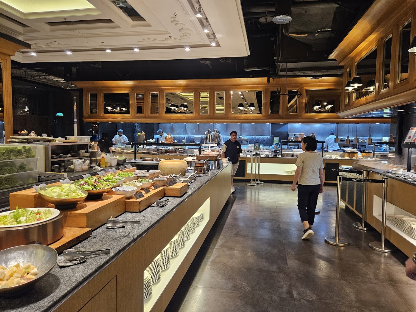 饗食天堂台北信義店冷盤與沙拉吧檯