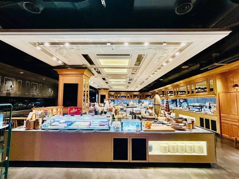 饗食天堂台北信義店甜點區與巧克力噴泉