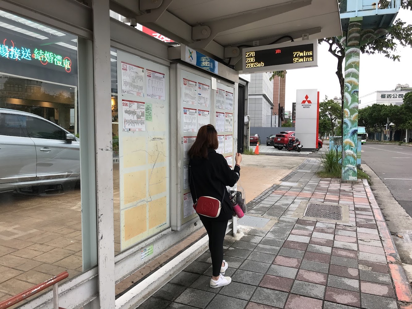 民權大橋公車站站牌與候車資訊