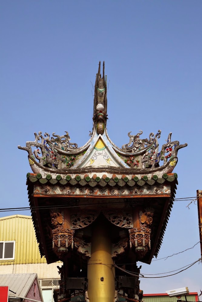 彰化廟宇屋頂龍雕細節