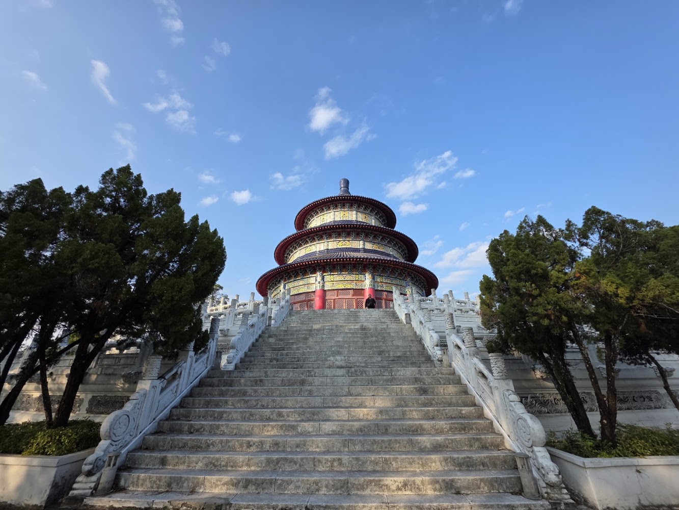 烏山頭水庫天壇建築與長階梯