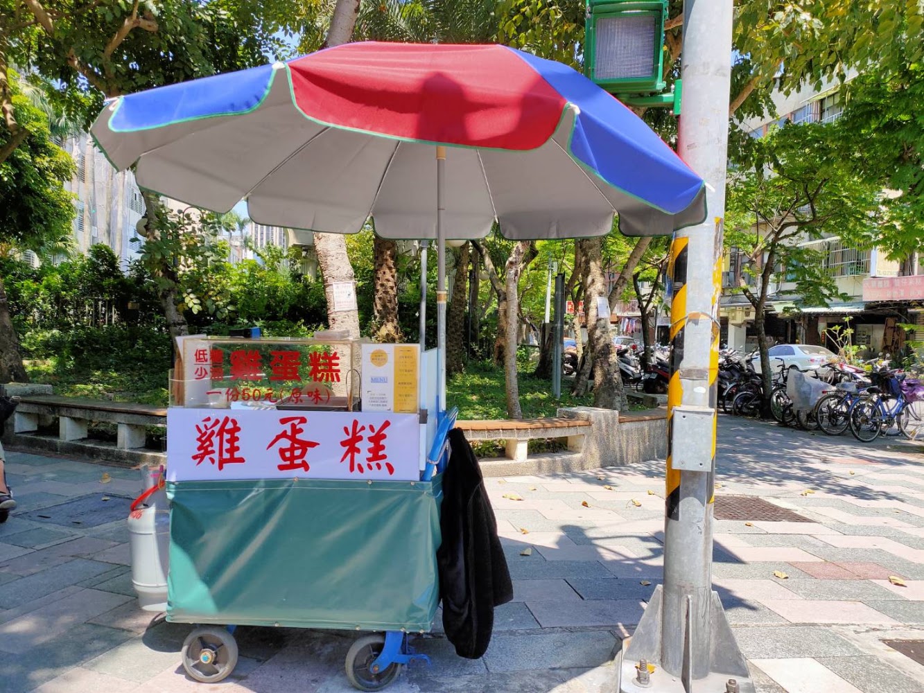 臥龍街雞蛋糕攤位