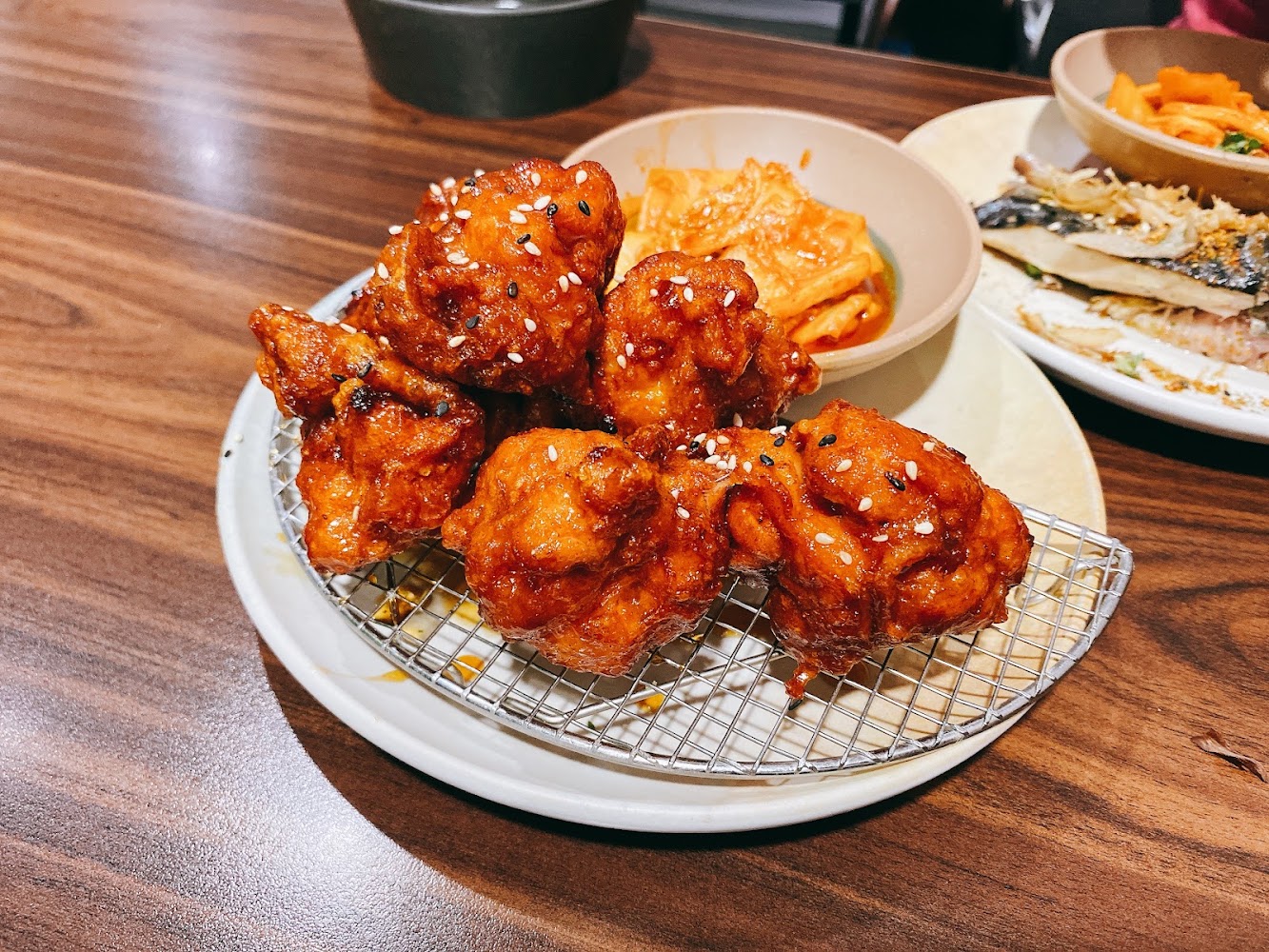 來嘉呷飽韓式炸雞特寫