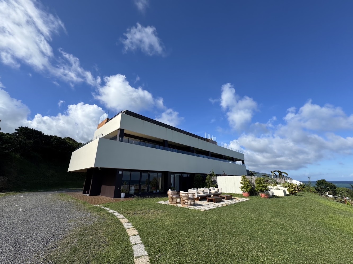 m42 resort kenting建築外觀與草地海景