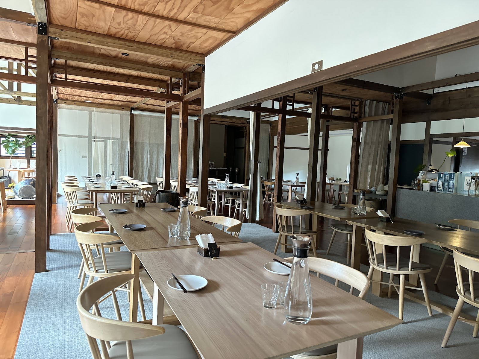 辛志平校長故居本館前棟室內用餐空間
