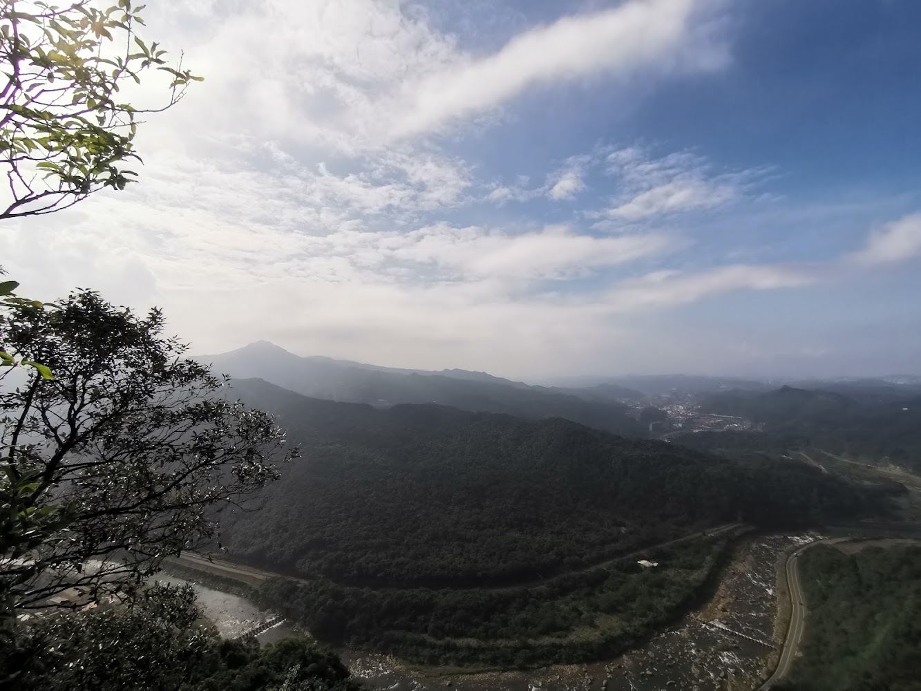 遼闊山景與河谷