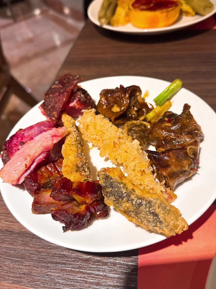 豐 FOOD 海陸百匯中式料理與烤鴨叉燒拼盤