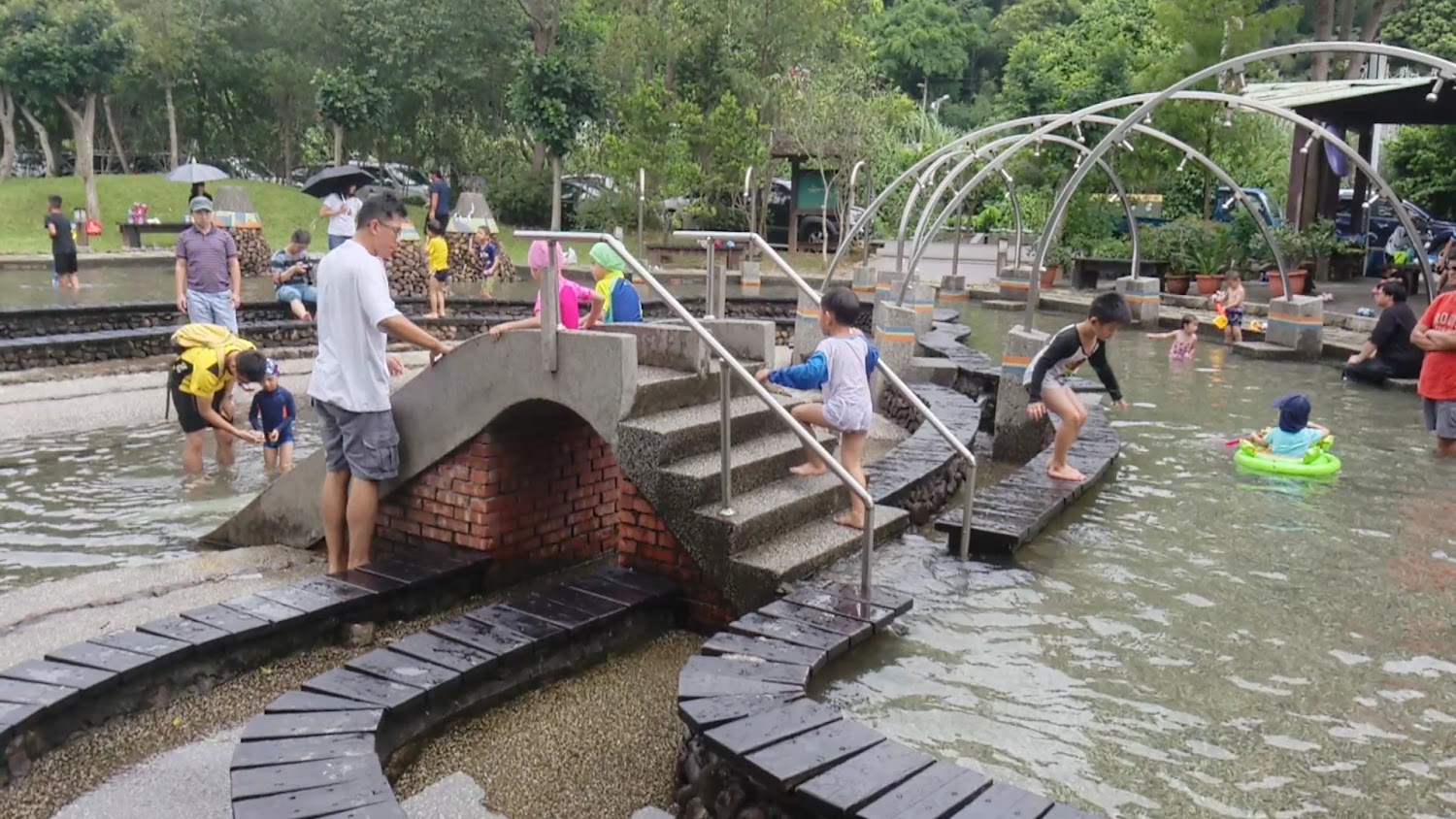 桃米親水公園親子戲水區