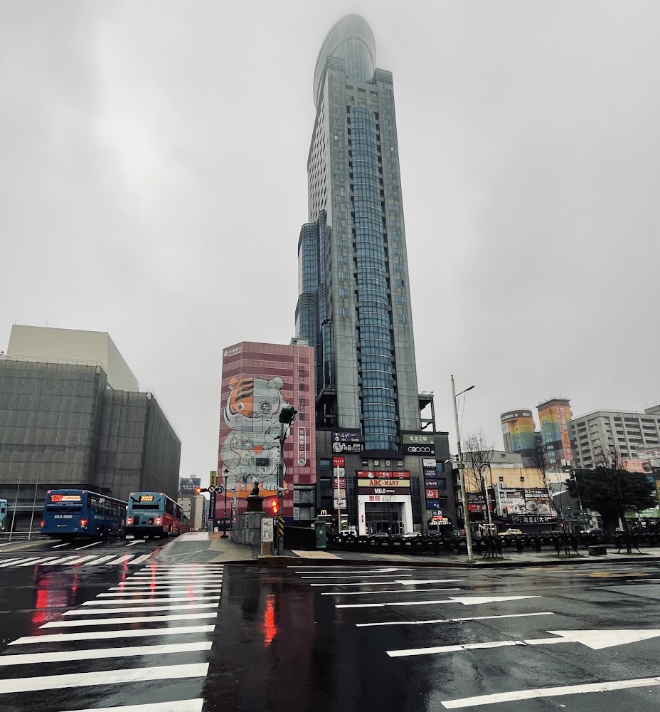 基隆街道與高樓交叉口