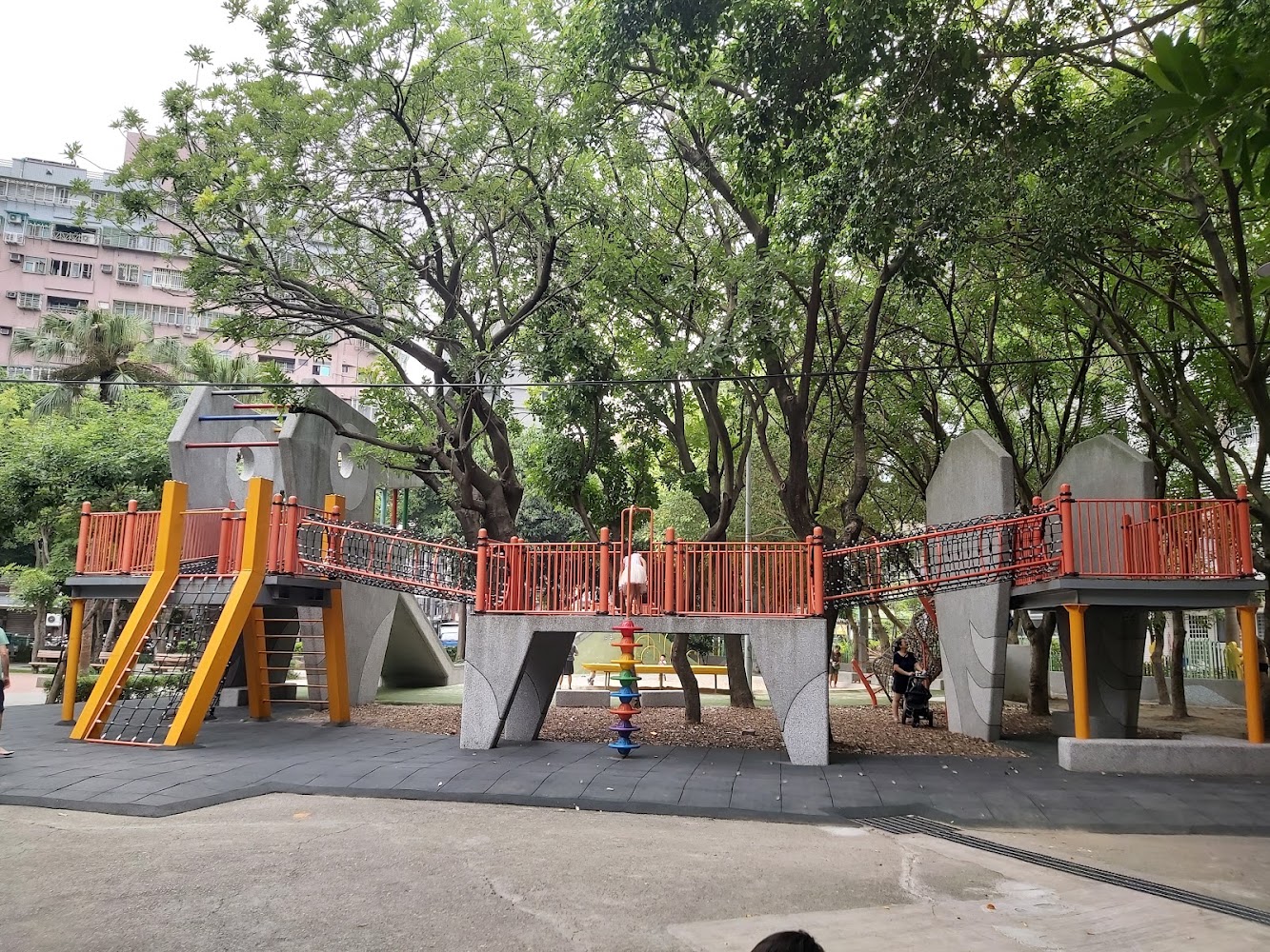 板橋四維公園兒童遊樂場