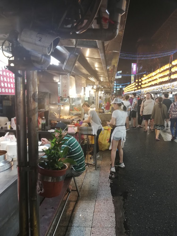 基隆熱鬧夜市街景