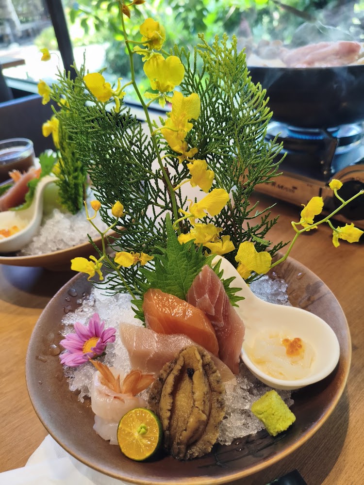 大洲魚寮生魚片拼盤