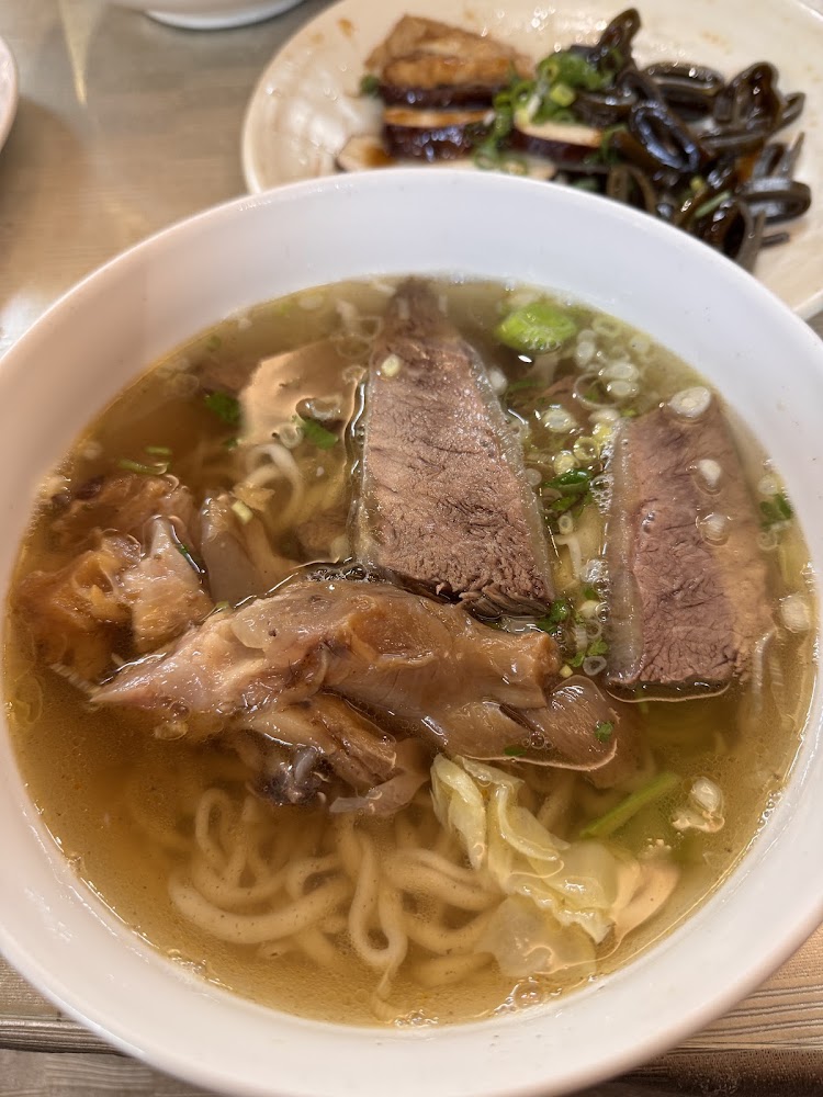 台北牛津牛雜湯牛肉麵與滷味