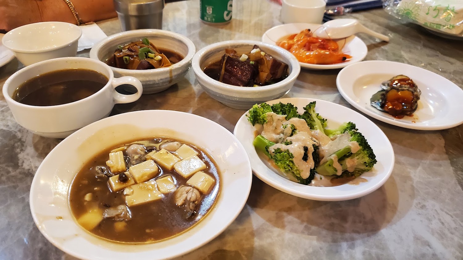 東坡醉月餐館桌菜內容豐富